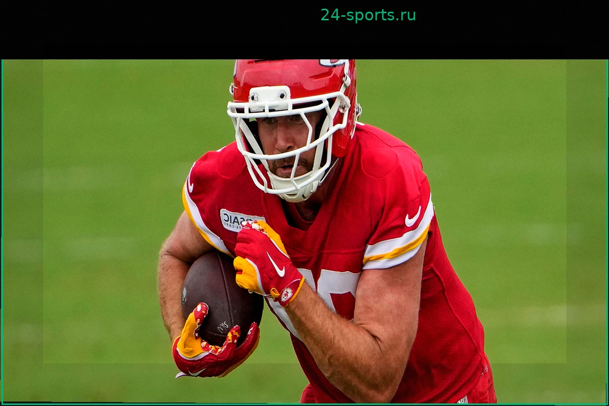 Энди Рид прокомментировал споры о "теле отца" Трэвиса Келси на сборах Chiefs